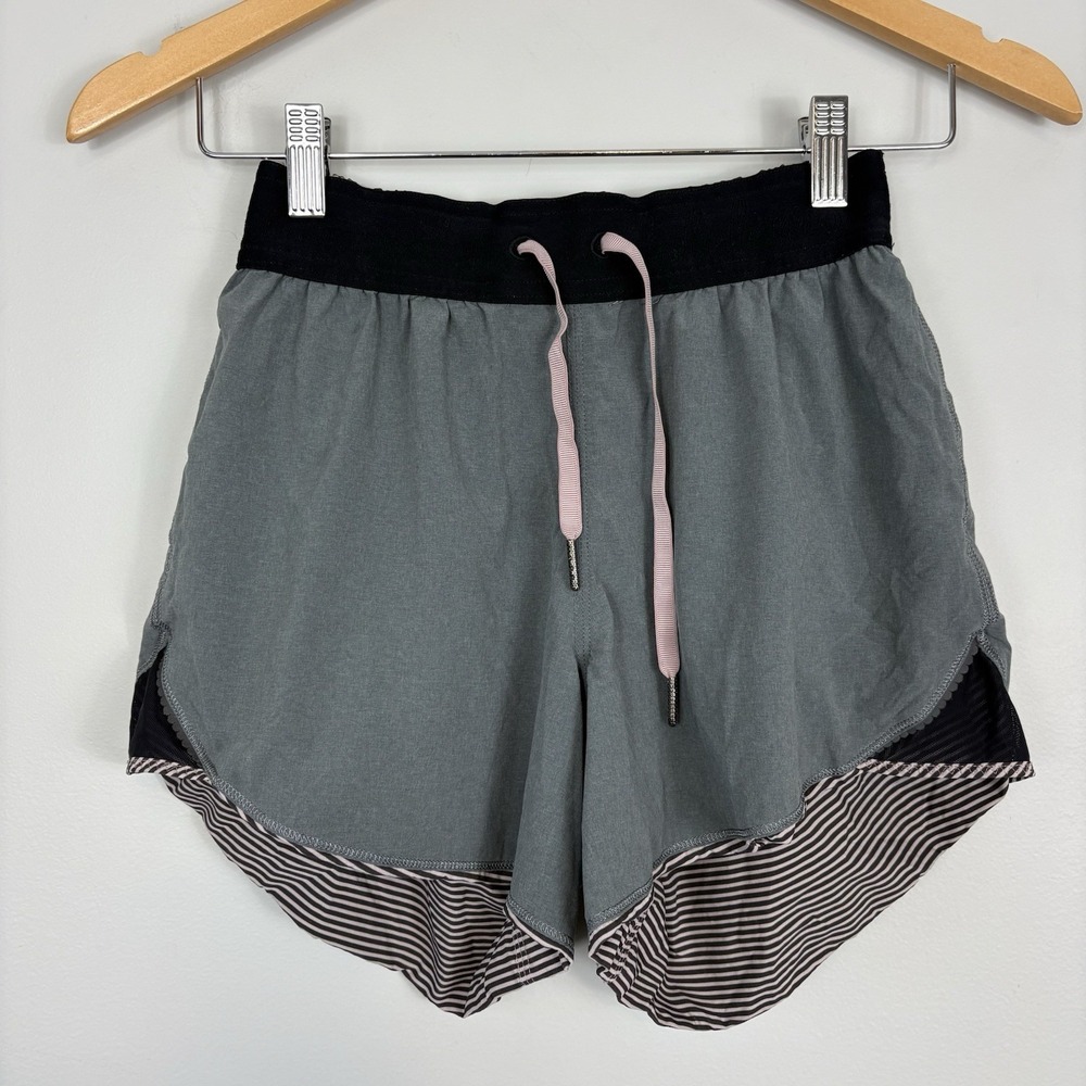 Lululemon Go The Distance 4" Short Reversible Size 6 Gray